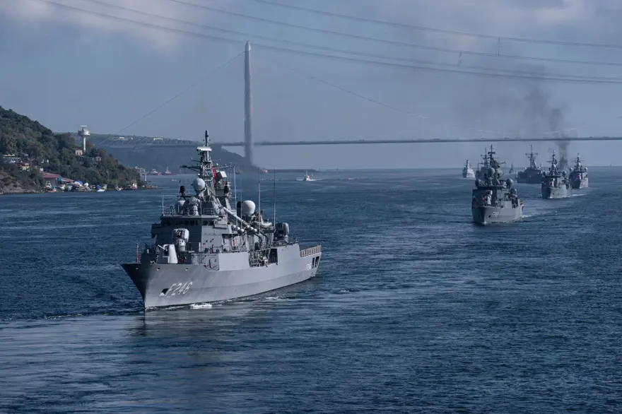 Preveze Deniz Zaferi’nin 486’ncı yıl dönümü: Türk donanmasından İstanbul Boğazı’nda geçit töreni 1