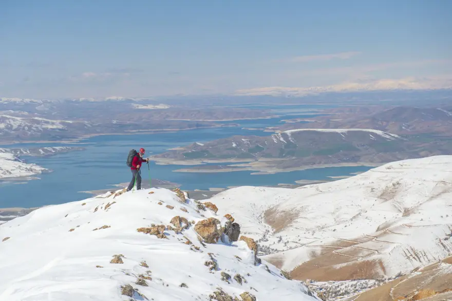 Tunceli'nin karla kaplı zirveleri trekking ve fotoğraf tutkunlarını ağırlıyor 1