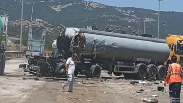 Gaziantep'te TIR ile tanker çarpıştı: 2 ölü