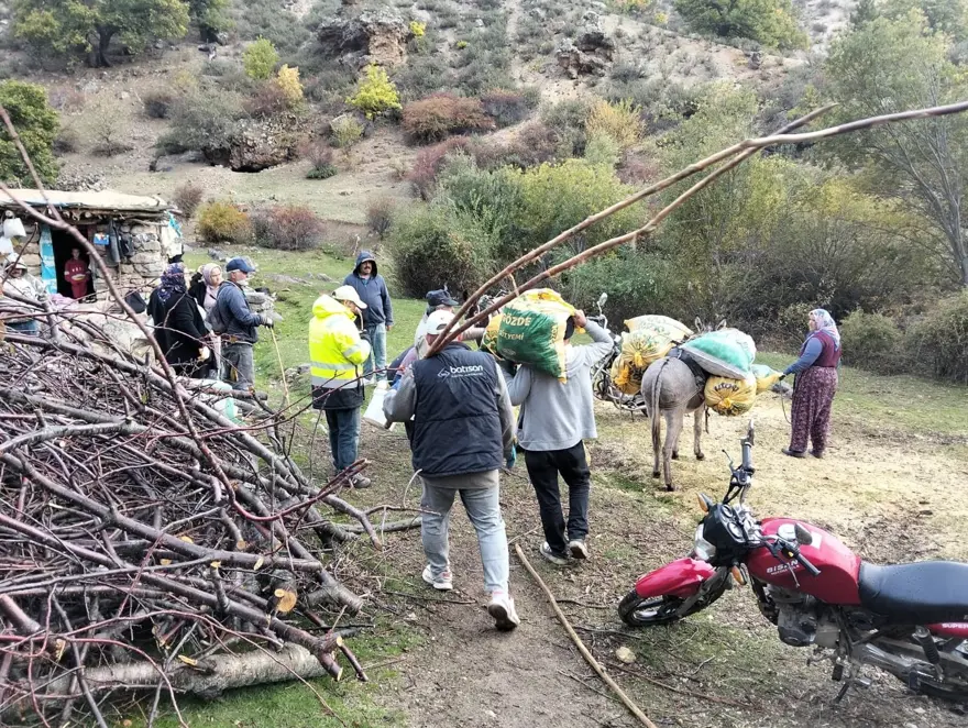 Yılın ilk mahsulü toplandı: Sezon bereketli geçti Yılın ilk mahsulü toplandı: Sezon bereketli geçti