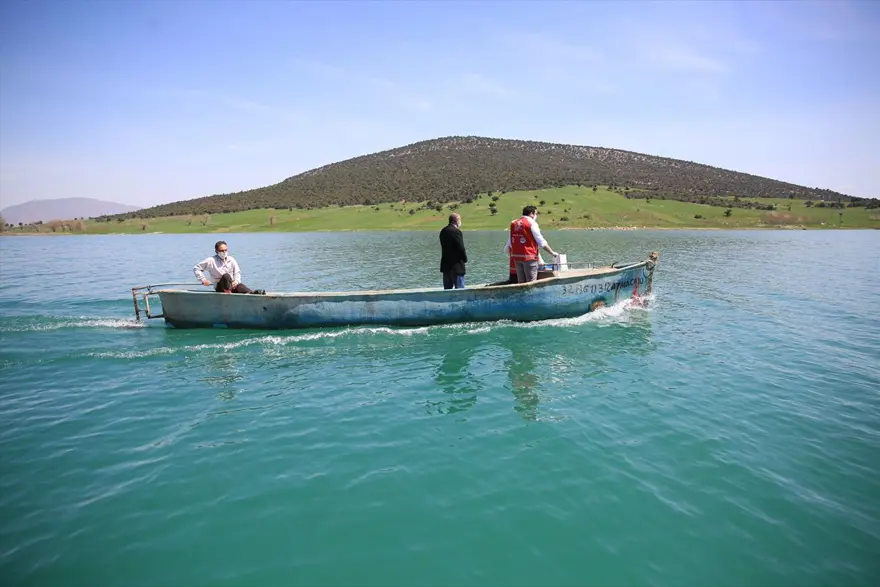 Gölün ortasındaki adada corona virüsten izole bir hayat sürdürüyorlar 15