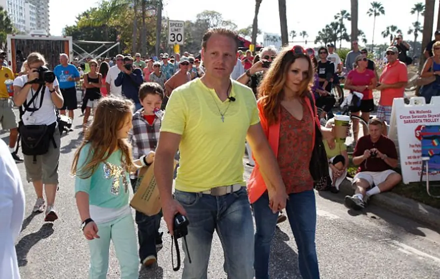 Güvenlik halatı olmadan yürüdü 9 Güvenlik halatı olmadan yürüdü 9