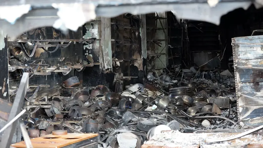 YANGIN DEPO KISMINDA BAŞLADI 1 YANGIN DEPO KISMINDA BAŞLADI 1