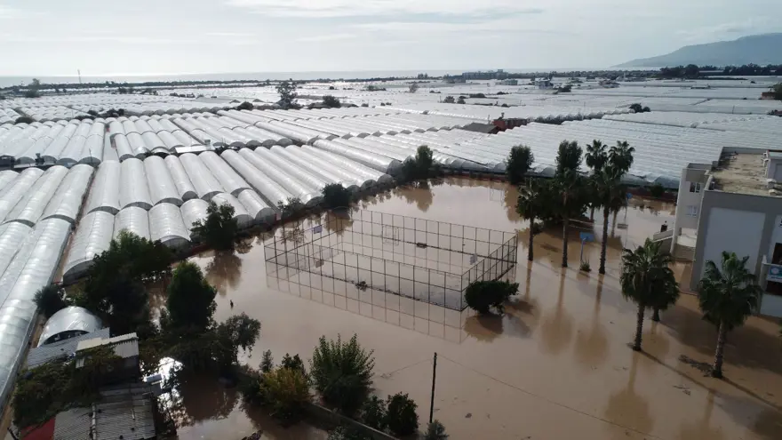 Sel sonrası Finike için '3 gün çeşme suyu içmeyin' uyarısı 5