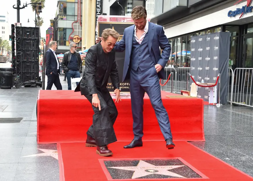 Efsaneler arasına girdi: Chris Hemsworth artık Şöhretler Kaldırımı'nda 4