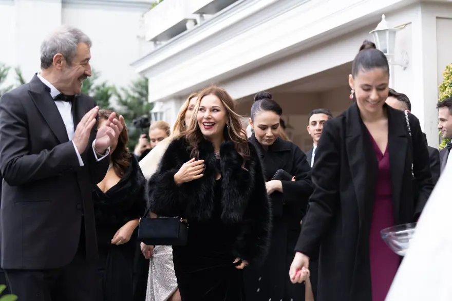 BELGİN VE FİLİZ ARASINDA "ANNE" GERGİNLİĞİ 6