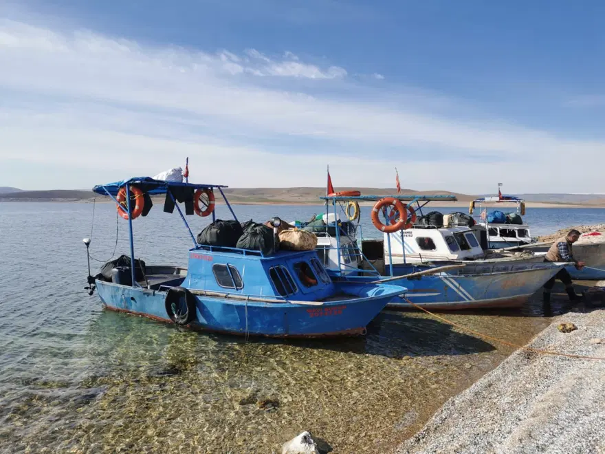 Tunceli'de balıkçıların zorlu mesaisi 13 Tunceli'de balıkçıların zorlu mesaisi 13