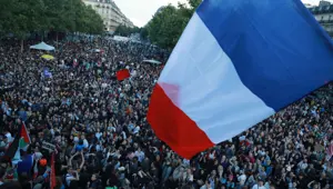 Fransa'da sol hükümetin kurulması için protesto çağrısı