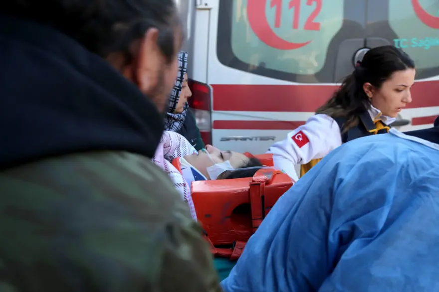 Deprem bölgesinden mucize kurtuluşlar 11