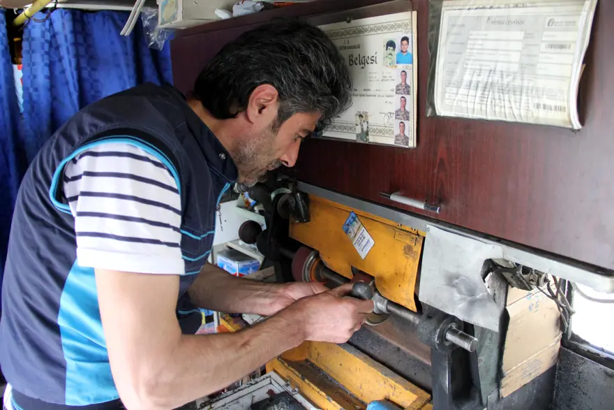 Kira fazla gelince minibüsünü "mobil dükkan"a çevirdi 8