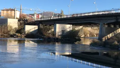 Göle, eksi 13,2'yi gördü: Kura Nehri buz tuttu