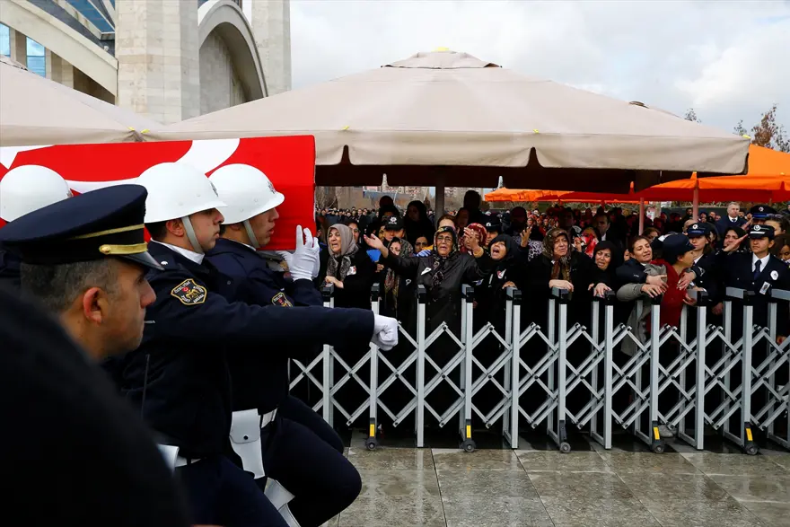 İki aylık evli şehit polis Tugay Can Kızılırmak'a veda 14