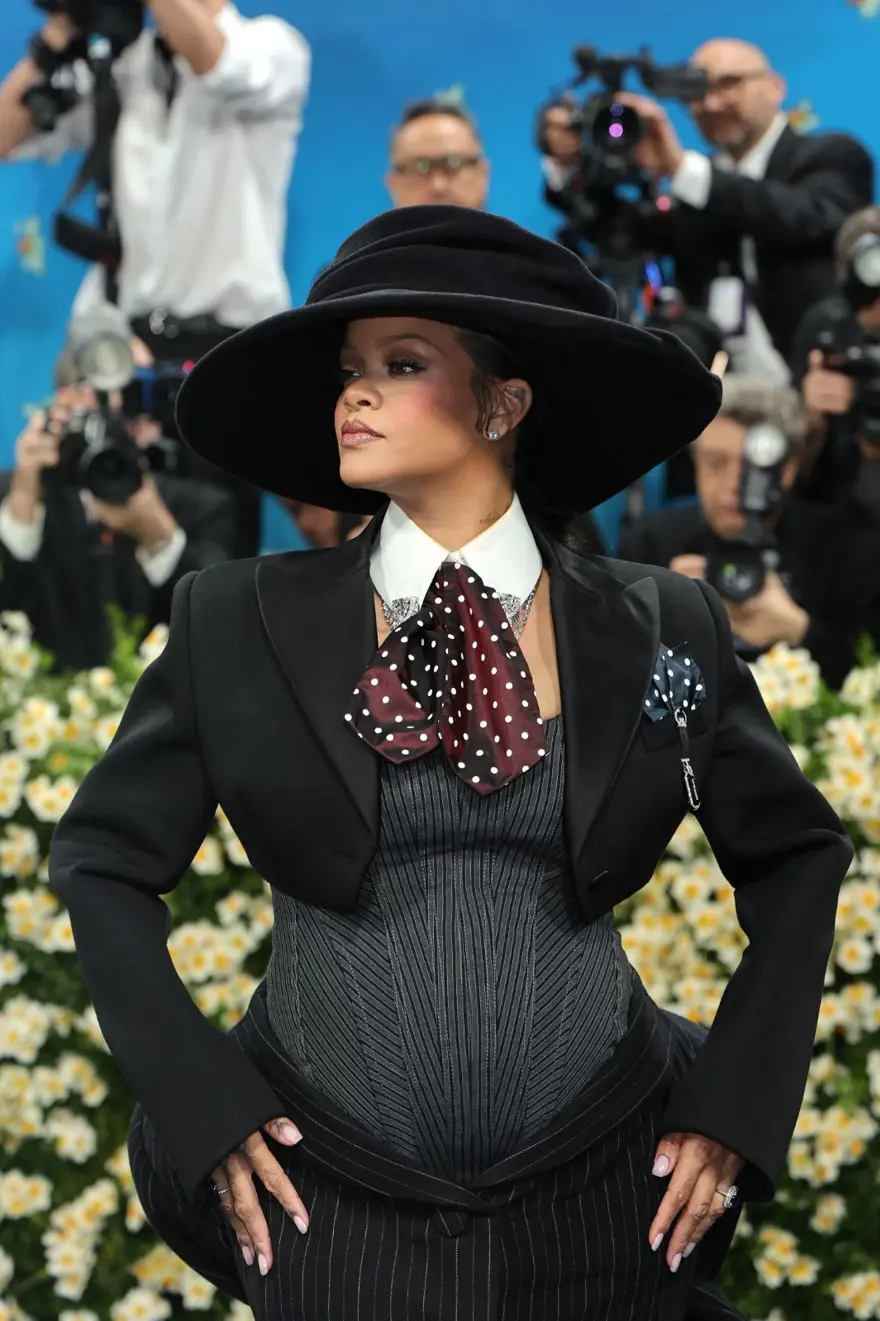 Met Gala kırmızı halısı | Yılın moda olayında Rihanna yine hamile! Met Gala kırmızı halısı | Yılın moda olayında Rihanna yine hamile!