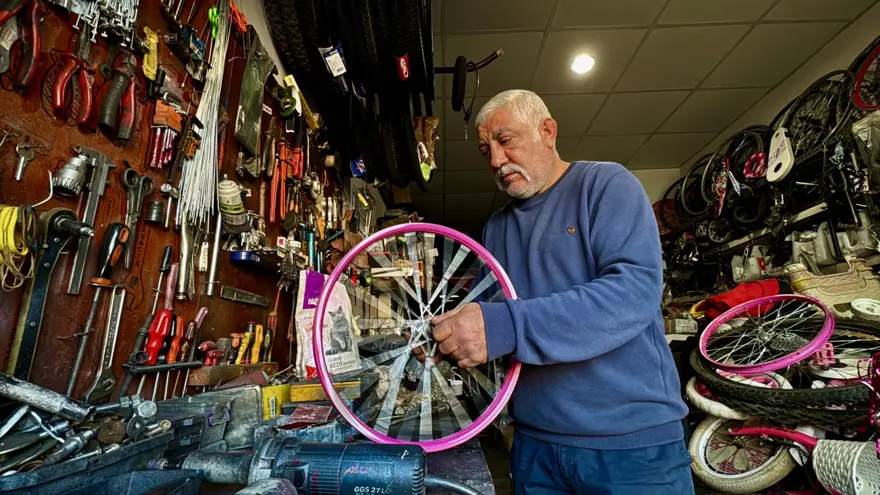 Kocaeli'nin "Pala Dayı"sı: 1976 model minibüsüyle çocukluk hayalini yaşatıyor 14