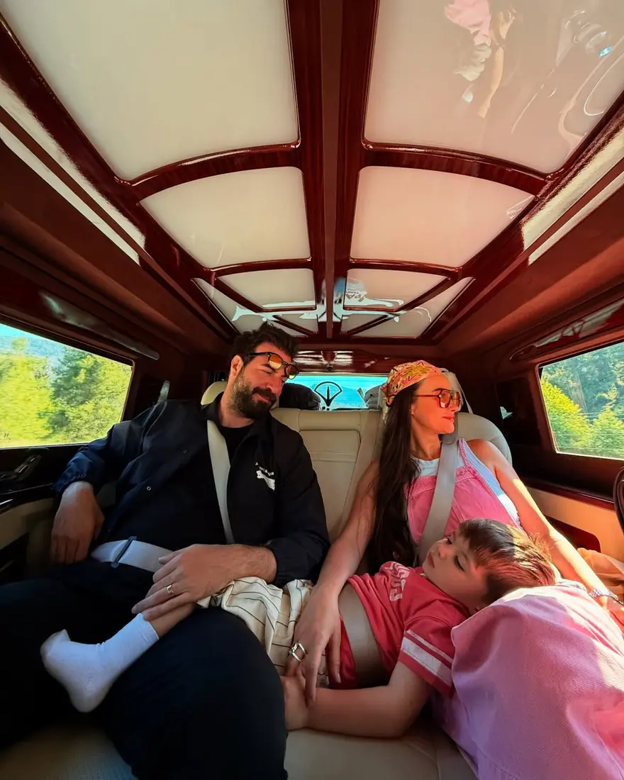 Oyuncu Hande Soral'dan mutlu aile pozları 3