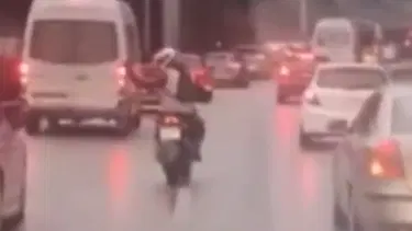 Motosiklet sürücüsünden alkışlanacak hareket: Sağlık Bakanı Koca paylaştı