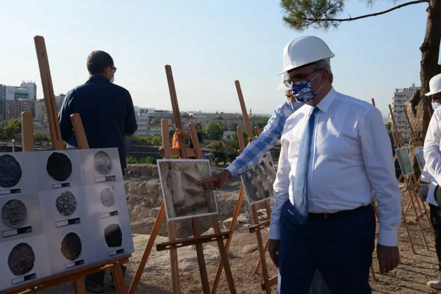 Diyarbakır'daki 8 bin yıllık Amida Höyük'te kazı çalışmalarına başlandı 4 Diyarbakır'daki 8 bin yıllık Amida Höyük'te kazı çalışmalarına başlandı 4