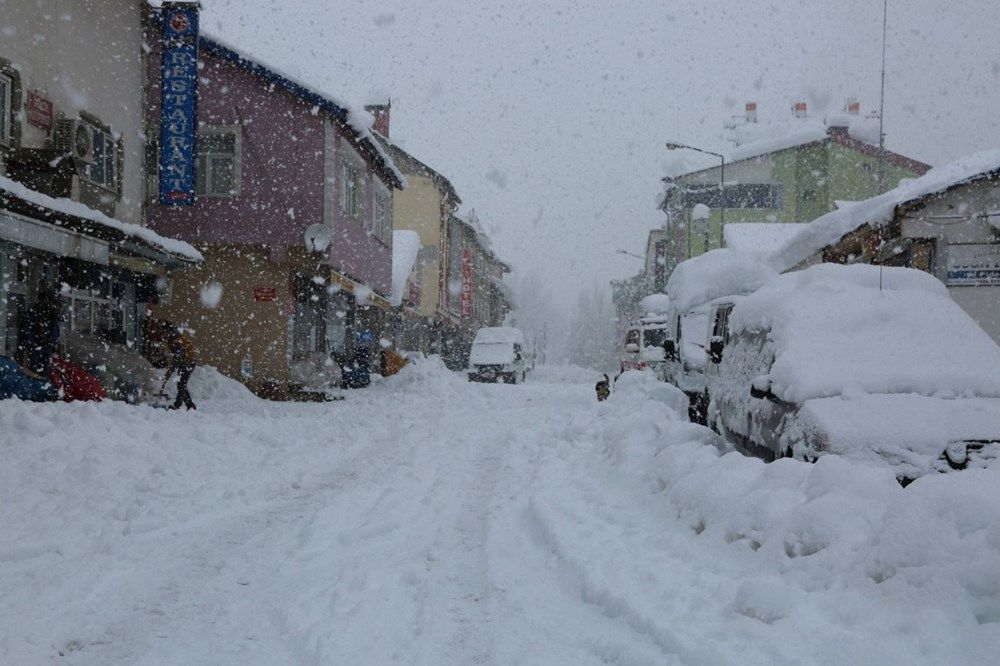 Tunceli'nin Pülümür ilçesinde kar kalınlığı 15 santimetreye ulaştı