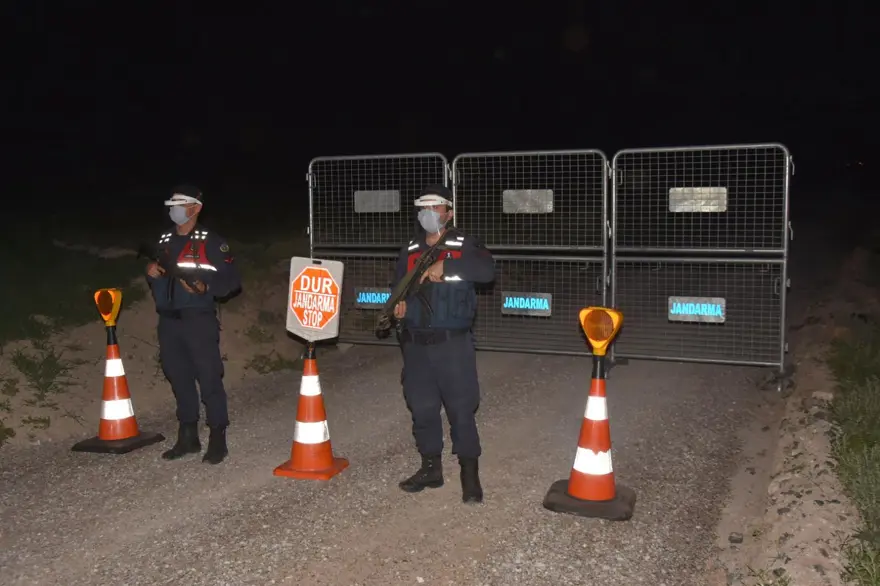 Kütahya'da bir mahalle ve dört sokağa corona virüs karantinası 7