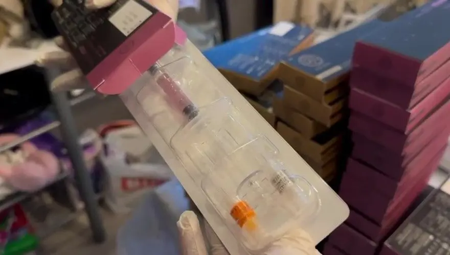 VIP araçla seyyar botoks: Sahte doktor yakayı ele verdi 7 VIP araçla seyyar botoks: Sahte doktor yakayı ele verdi 7