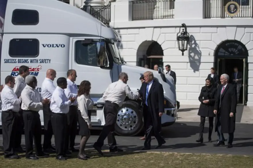 Trump TIR şoförü oldu 