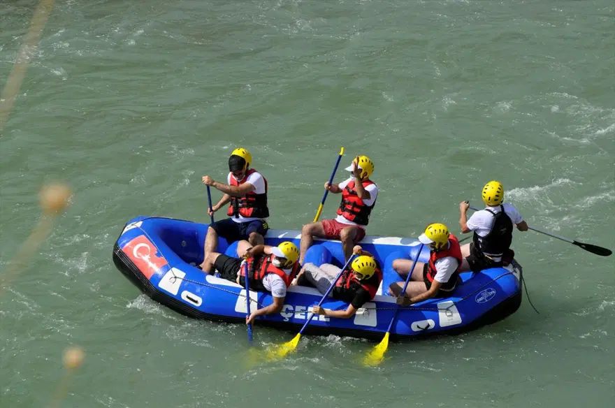 Hakkari'nin Zap Deresi'nde rafting heyecanı 9 Hakkari'nin Zap Deresi'nde rafting heyecanı 9