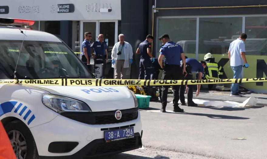 Saatler sonra bulunan ceset genç şarkıcıya ait çıktı 5