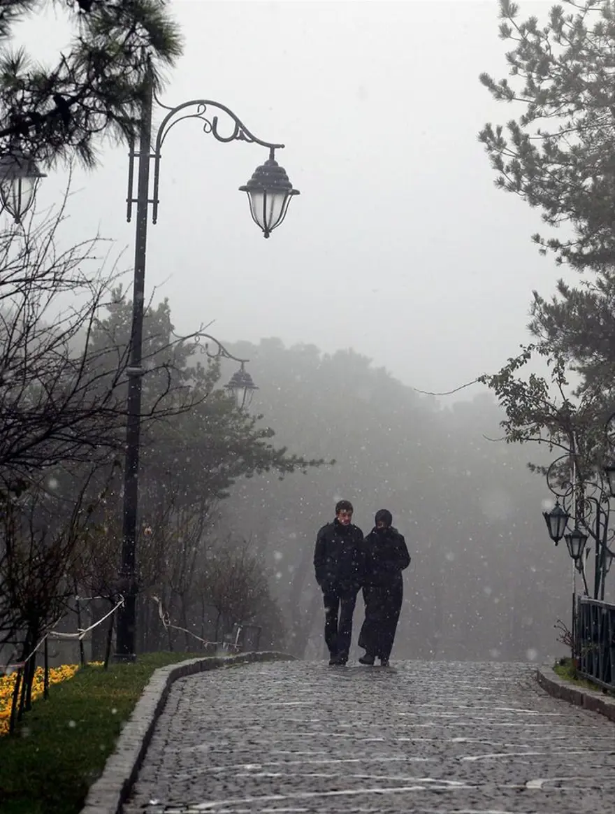 İstanbul'da kar yüzünü gösterdi 29