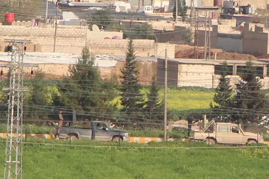 Sınırdaki YPG konvoyu görüntülendi 5