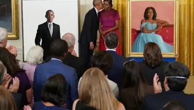 Barack Obama ve Michelle Obama'nın resmi portreleri Beyaz Saray'da