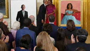 Barack Obama ve Michelle Obama'nın resmi portreleri Beyaz Saray'da Barack Obama ve Michelle Obama'nın resmi portreleri Beyaz Saray'da
