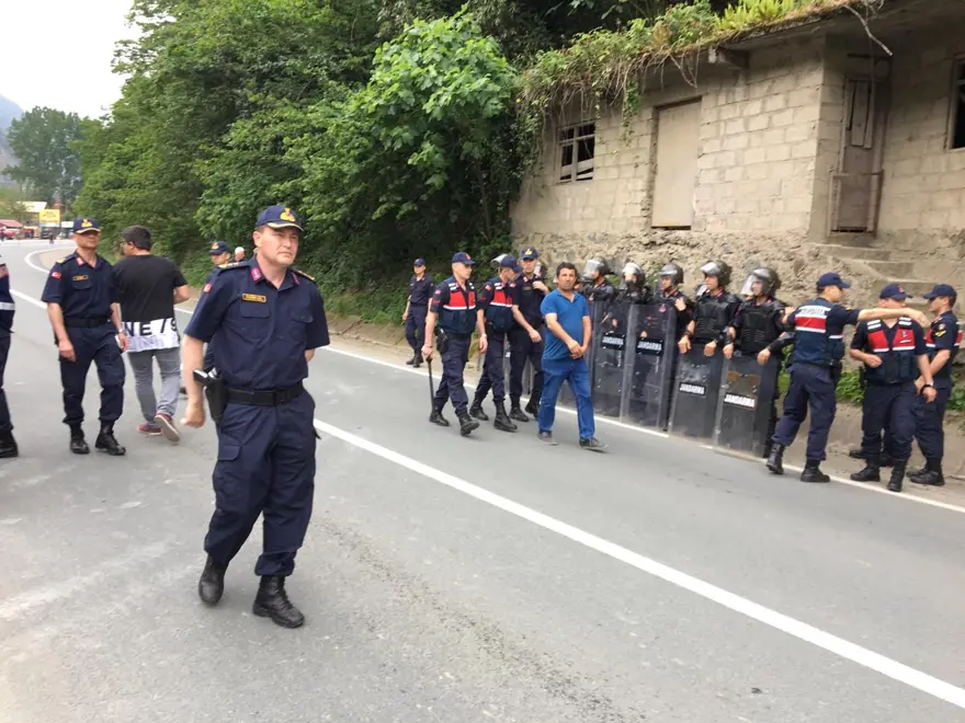 Fırtına Vadisi'nde kaçak yapıların yıkımına başlandı 4