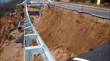 Depremzedeleri korkutan manzara