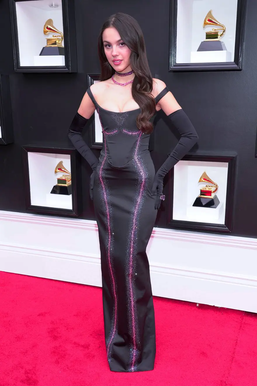 2022 Grammy Ödülleri'nde kırmızı halı şıklığı 