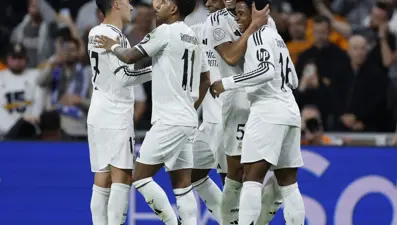 Adı Fenerbahçe ile anılmıştı, gözyaşlarıyla imza atmıştı: Yıldız futbolcudan karar