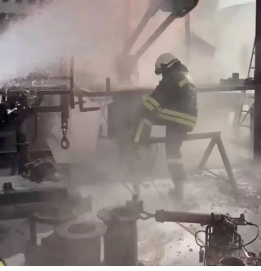 Petrol kuyusunda korkutan yangın 5 Petrol kuyusunda korkutan yangın 5