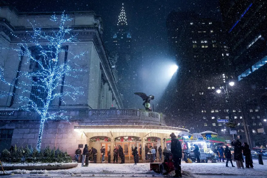 NEW YORK VE ÇEVRESİNDE REKOR KAR YAĞIŞI 1