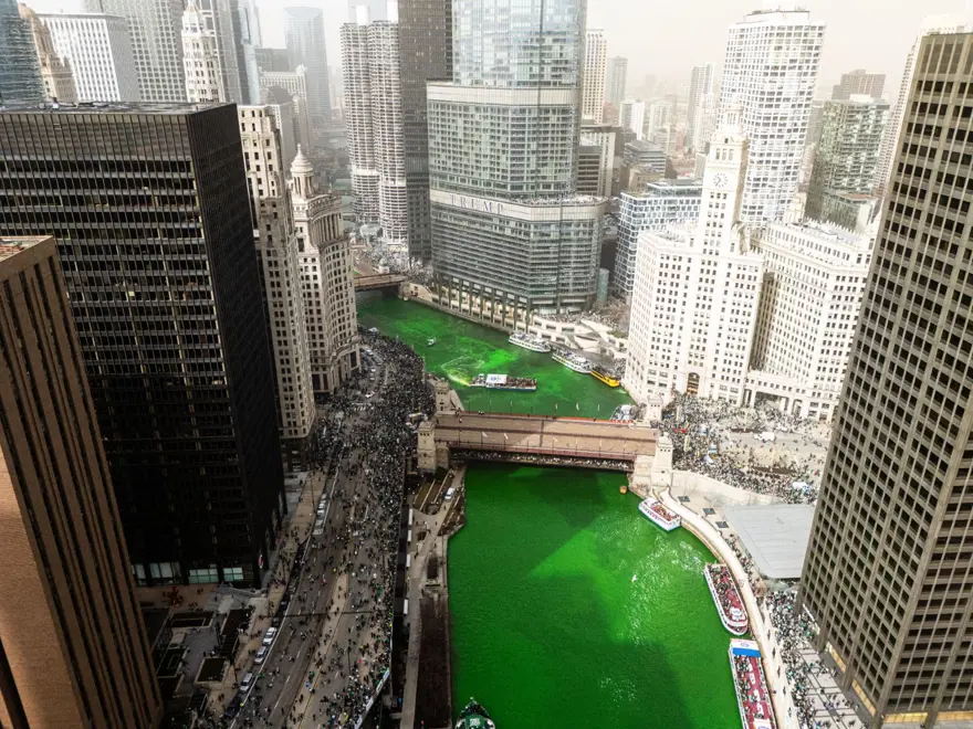 ABD'de Aziz Patrick Günü kutlamaları: Chicago nehri yeşile boyandı 4