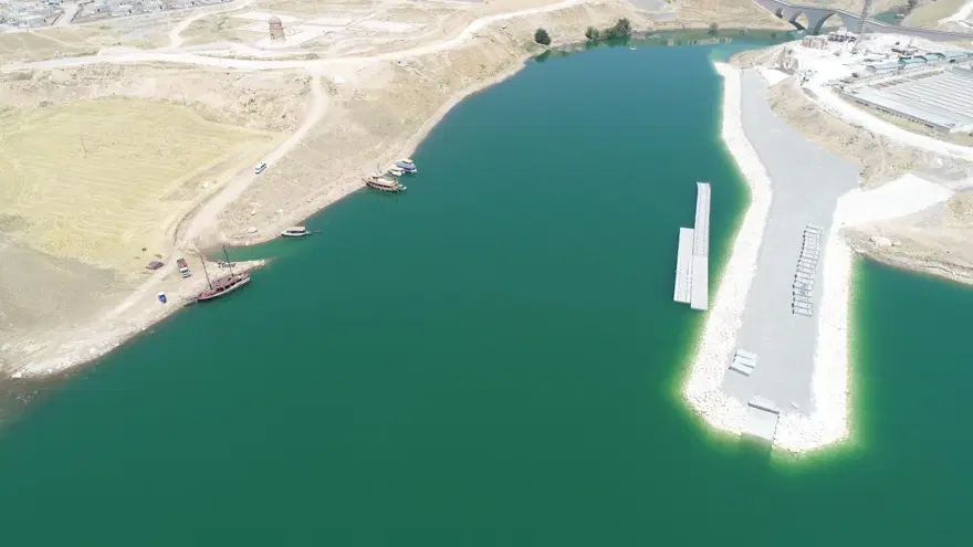 Su altında kalan 12 bin yıllık Hasankeyf, teknelerle gezilecek 4