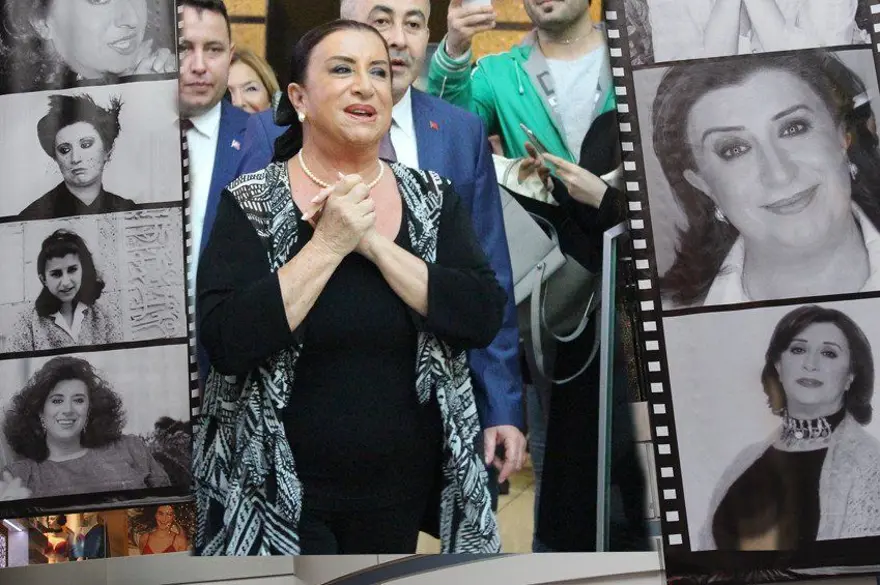 ŞENER ŞEN, PERRAN KUTMAN VE OSMAN SINAV'A ONUR ÖDÜLÜ 19 ŞENER ŞEN, PERRAN KUTMAN VE OSMAN SINAV'A ONUR ÖDÜLÜ 19