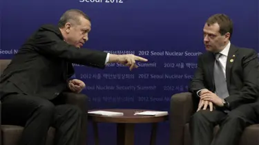 Erdoğan'dan Medvedev'e: Esad'la olmaz