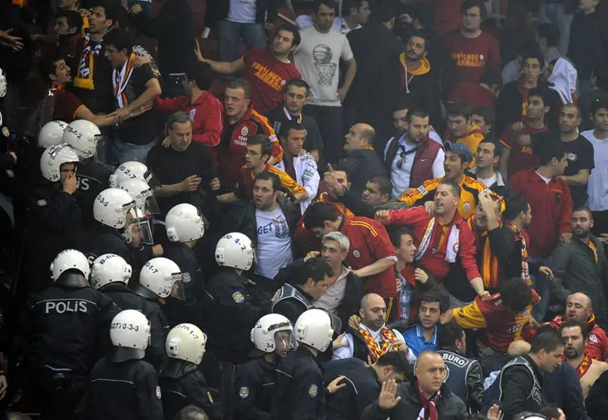 Derbi değil savaş 11 Derbi değil savaş 11
