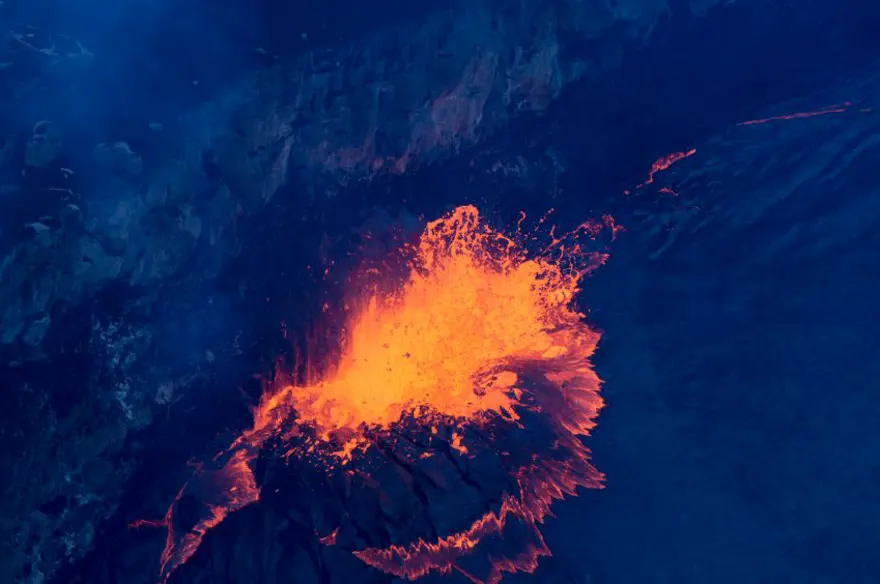 Hawaii'de Kilauea yanardağındaki lav denizi akmaya başladı 7 Hawaii'de Kilauea yanardağındaki lav denizi akmaya başladı 7