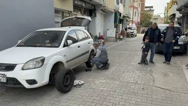34 aracın lastiğini kestiler: 2 gözaltı