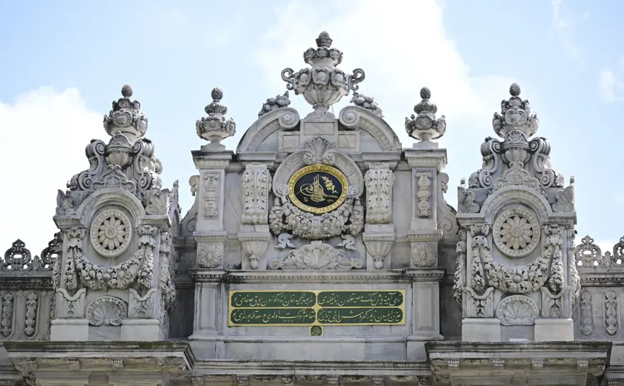 Dolmabahçe Sarayı'nın kullanıma açılışının 167'nci yılı 25