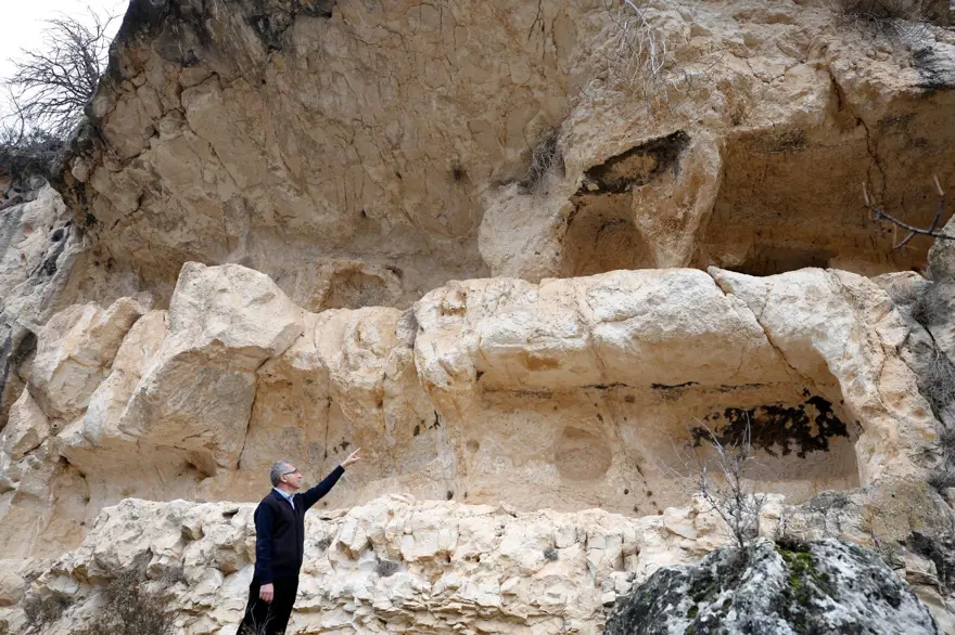 Elazığ'da Roma dönemine ait 1800 yıllık kalıntılar bulundu 13 Elazığ'da Roma dönemine ait 1800 yıllık kalıntılar bulundu 13