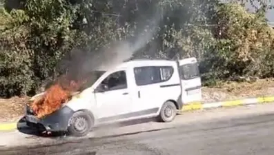 Araç seyir halindeyken alev aldı