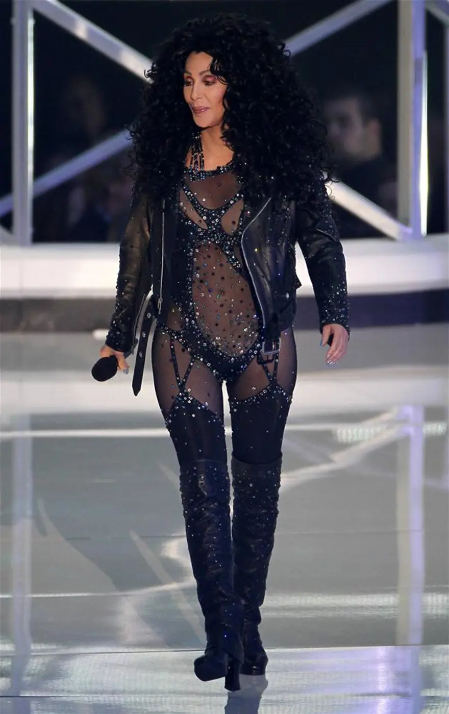 Lady Gaga'nın etten elbisesi! 12