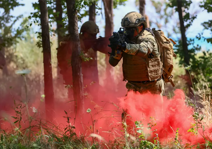Amfibi Hücum Timleri'nden gövde gösterisi 40