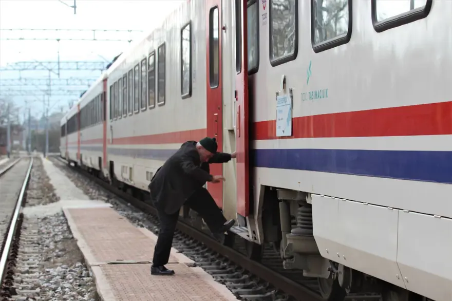 Bu şehirden tren geçiyor ama kimse bilmiyor 2